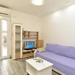 Lovely Flat Just Steps From The
