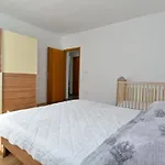 Lovely Flat Just Steps From The Apartment *