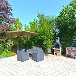 Lovely Flat Just Steps From The Apartman *