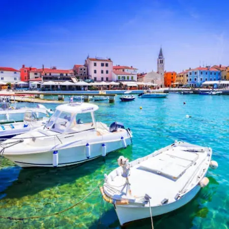 Lovely Flat Just Steps From The *