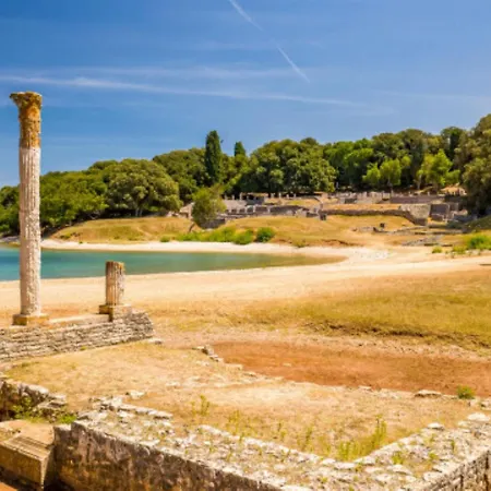 Lovely Flat Just Steps From The Apartman