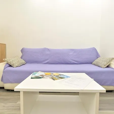 Apartamento Lovely Flat Just Steps From The Fažana