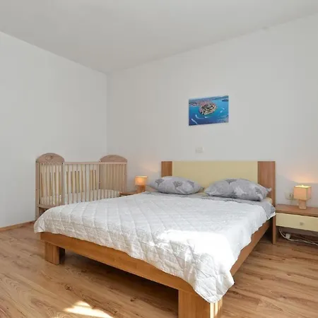 Lovely Flat Just Steps From The Apartment *