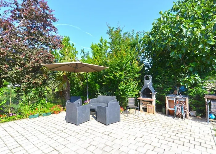 Lovely Flat Just Steps From The Apartman *