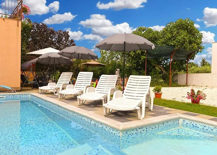 Lovely Flat Just Steps From The Apartman