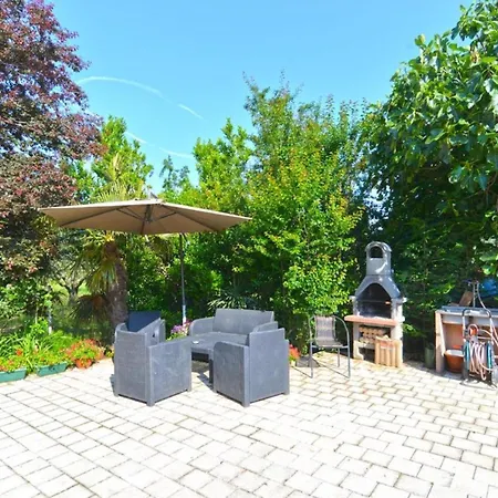 Lovely Flat Just Steps From The Apartment *